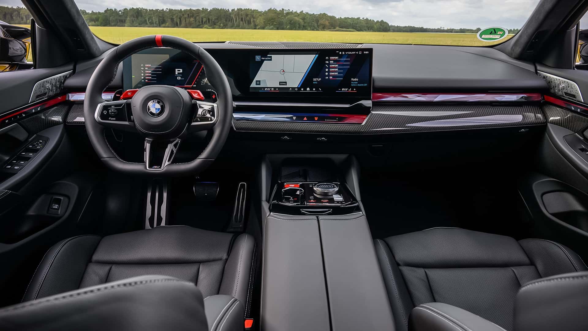 https://cdn.motor1.com/images/mgl/bg18x3/s1/bmw-m5-2024-im-test.jpg
