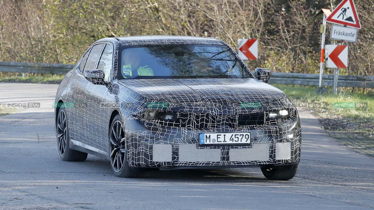 BMWs Neue-Klasse-Limousine als Erlkönig