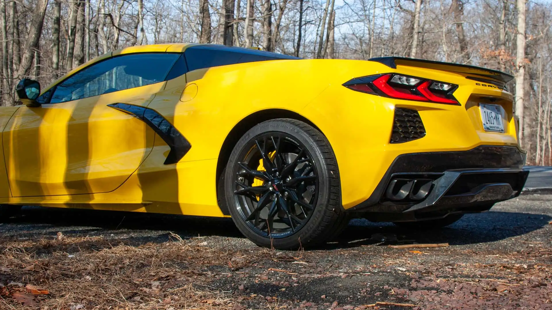 https://cdn.motor1.com/images/mgl/bg1pmM/s1/2025-chevrolet-corvette-stingray-convertible-review.webp