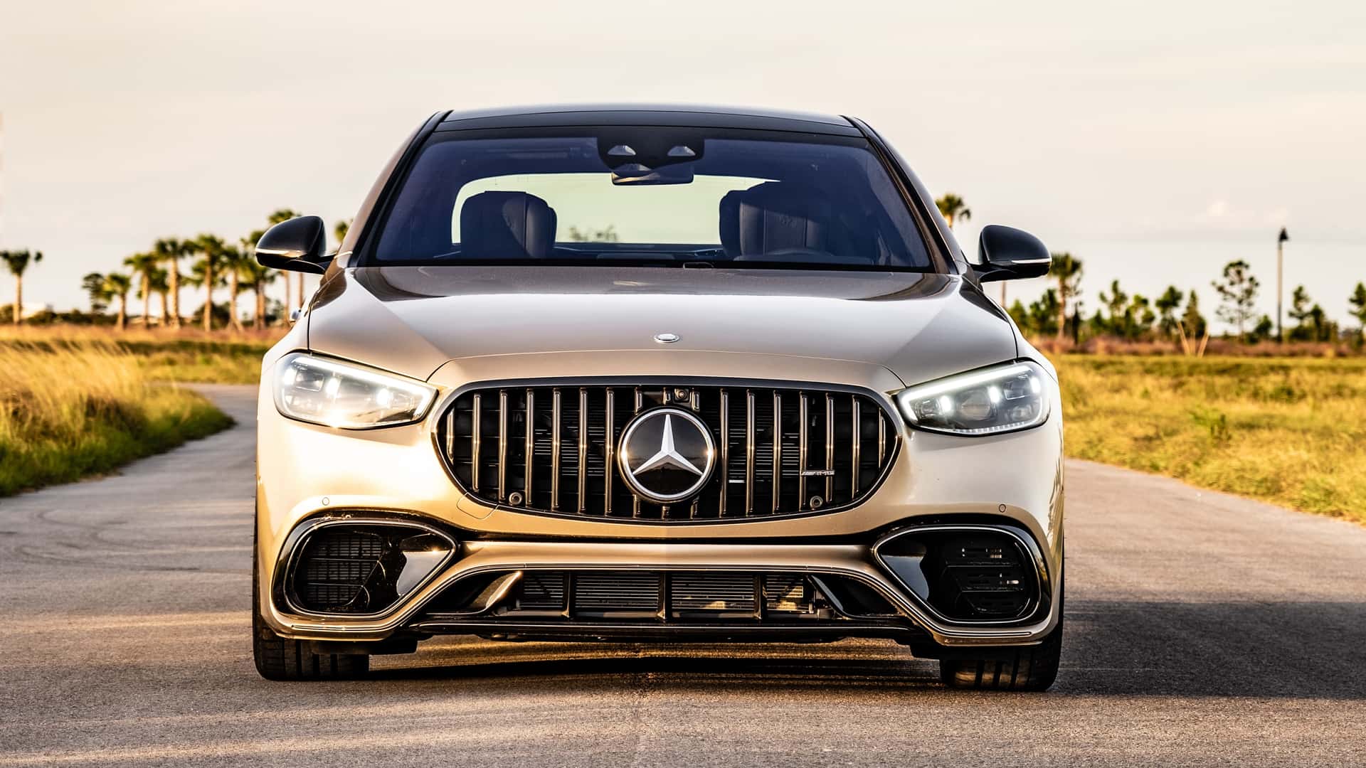 https://cdn.motor1.com/images/mgl/bg1ypw/s1/2024-mercedes-amg-s63-e-performance-review.jpg