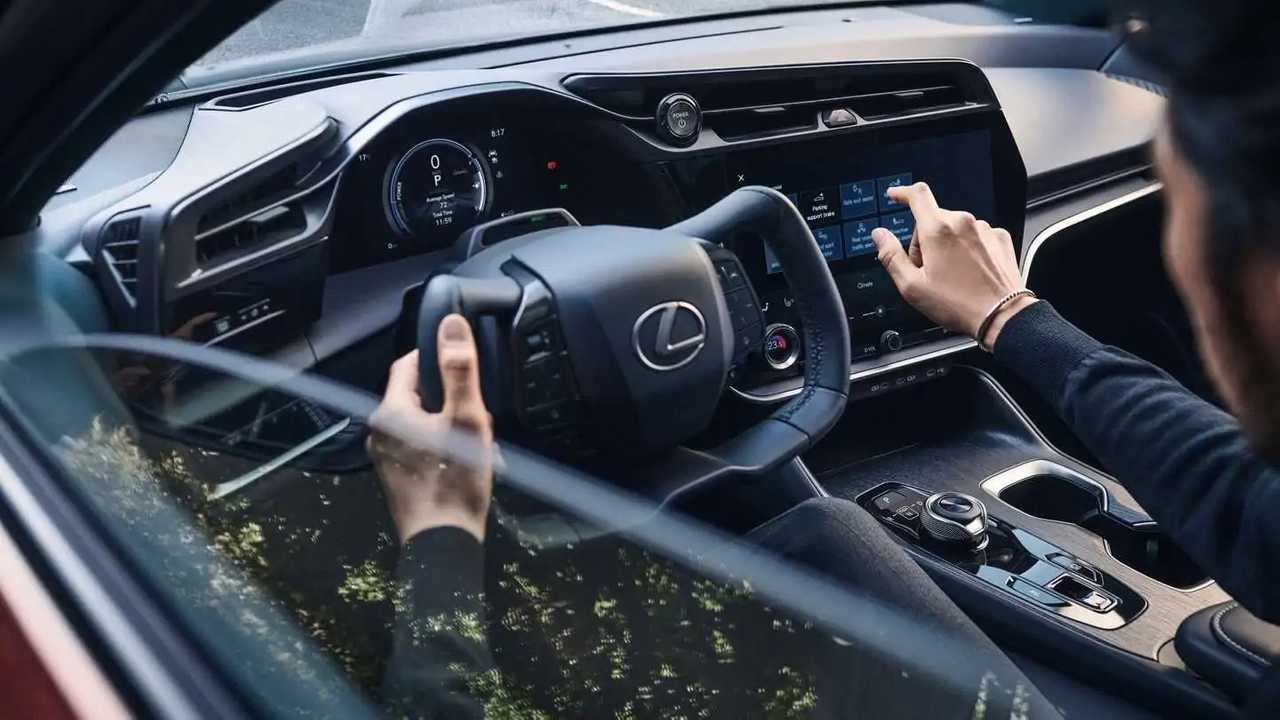 Lexus RZ 450e dashboard