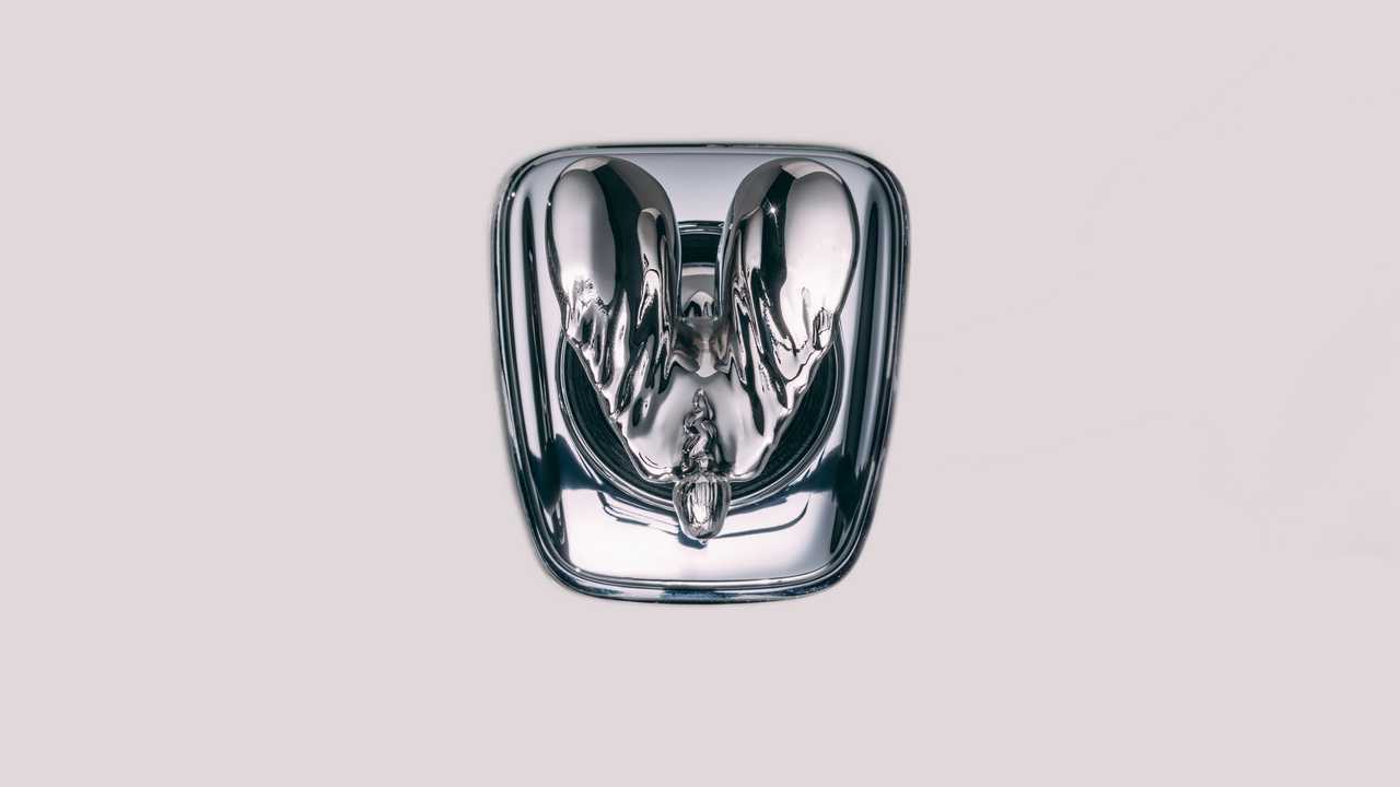 Rolls-Royce, come cambia la Spirit of Ecstasy