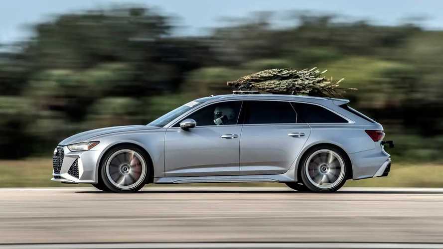 L'albero di Natale è da record su un'Audi RS 6: il regalo di Hennessey
