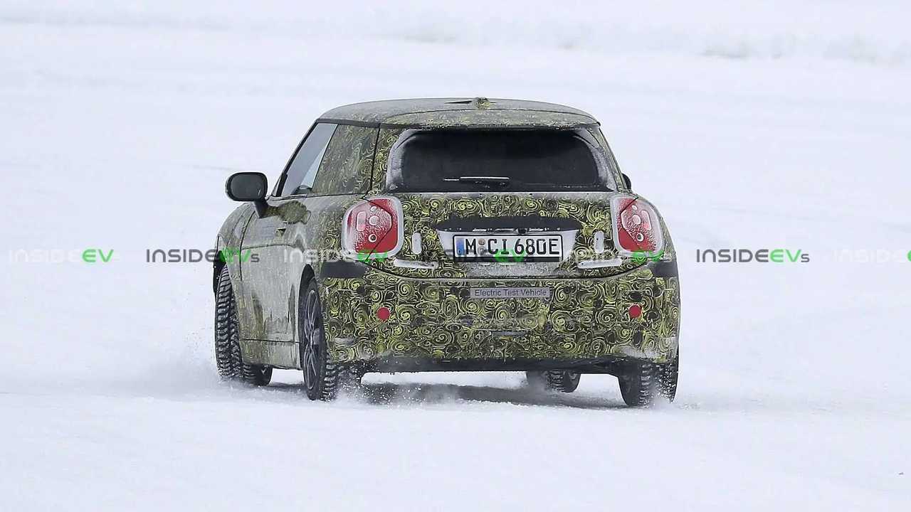 Flagra - Mini Cooper Elétrico 2023