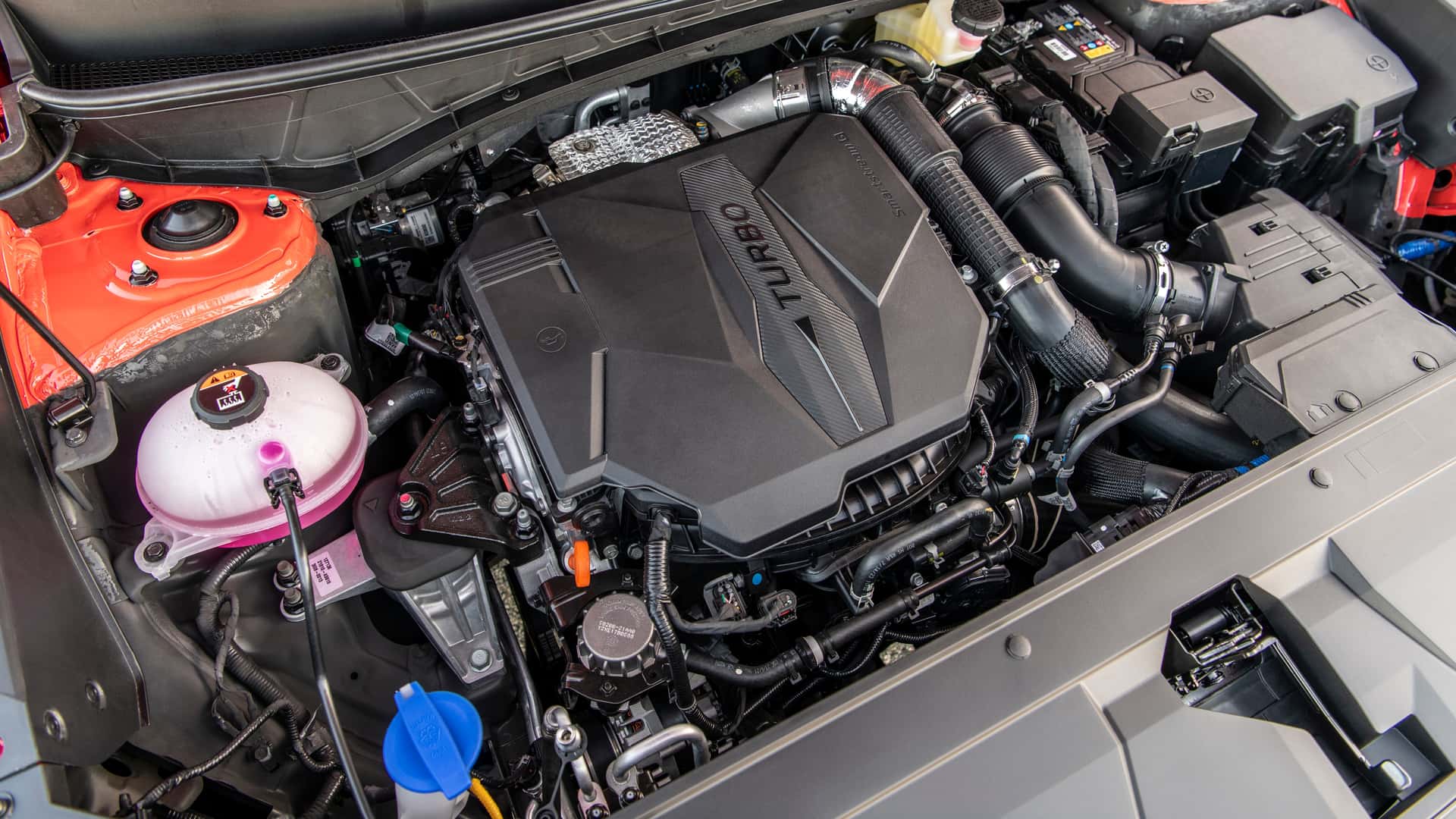 https://cdn.motor1.com/images/mgl/bgB1mn/s1/2025-hyundai-santa-cruz-xrt.jpg