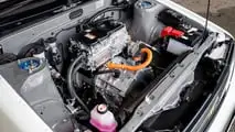 Toyota Corolla Levin AE86 BEV in der Sitzprobe