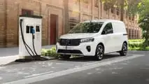 Foto - Ricarica gratis per chi compra un'auto elettrica Nissan