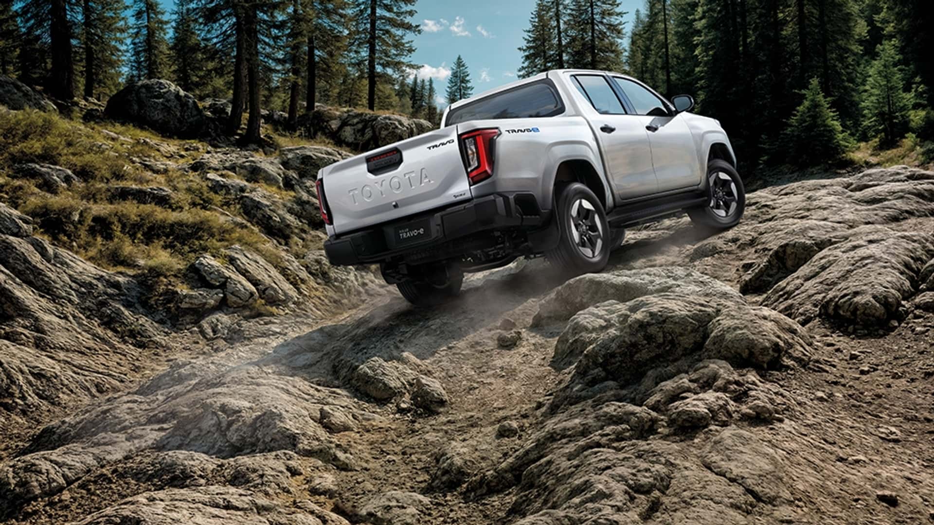 هایلوکس جدید با نسخه برقی برگشت + مشخصات هایلوکس جدید با نسخه برقی برگشت + مشخصات