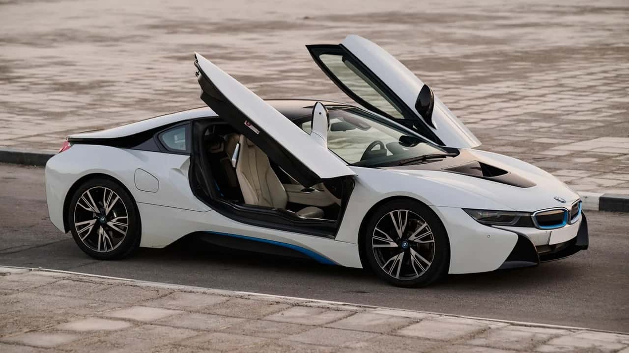 La BMW i8 di Maradona è all'asta