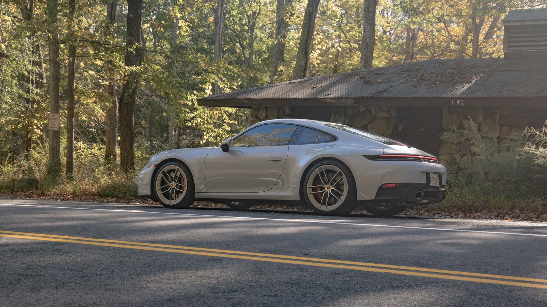 https://cdn.motor1.com/images/mgl/bgGQl3/s1/2025-porsche-911-carrera-s.jpg