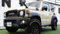 Suzuki Jimny trasformata in Toyota Land Cruiser 70