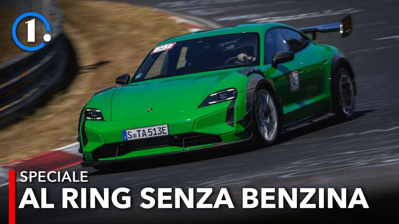 Ho fatto 18 giri al Nurburgring senza benzina con una Porsche