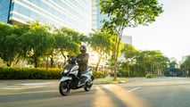 Yamaha lança scooter ZR Hybrid Connected no Brasil por R$ 13.990