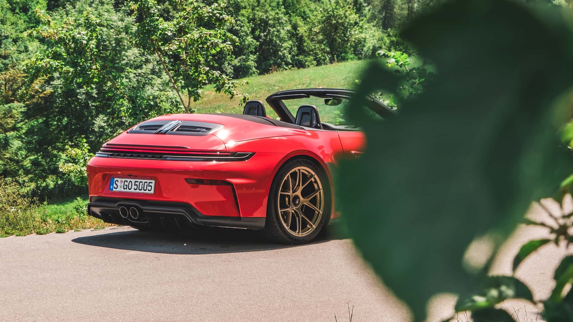https://cdn.motor1.com/images/mgl/bgP9O3/s1/2027-porsche-911-gt3-s-c-first-drive-review.jpg