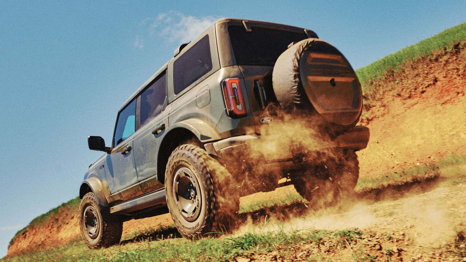 https://cdn.motor1.com/images/mgl/bgPJzj/s1/2027-ford-bronco-filson.jpg