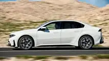 بي إم دبليو i3 50 xDrive (2026) الإصدار الأول