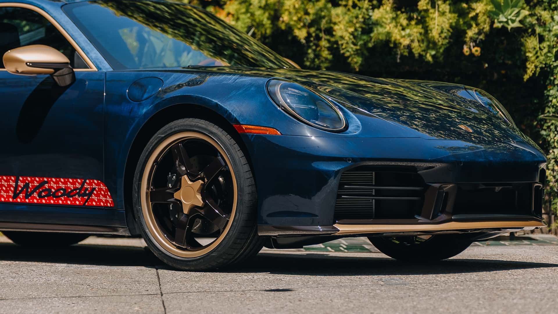 https://cdn.motor1.com/images/mgl/bgPWGj/s1/porsche-and-pixar-toy-story-collaboration.jpg