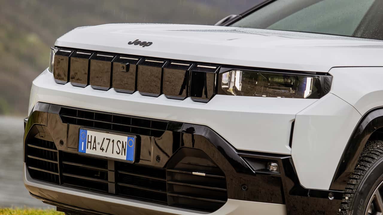 Novo Jeep Compass seguirá com atual plataforma, conjunto de Leapmotor e lançamento em 2027