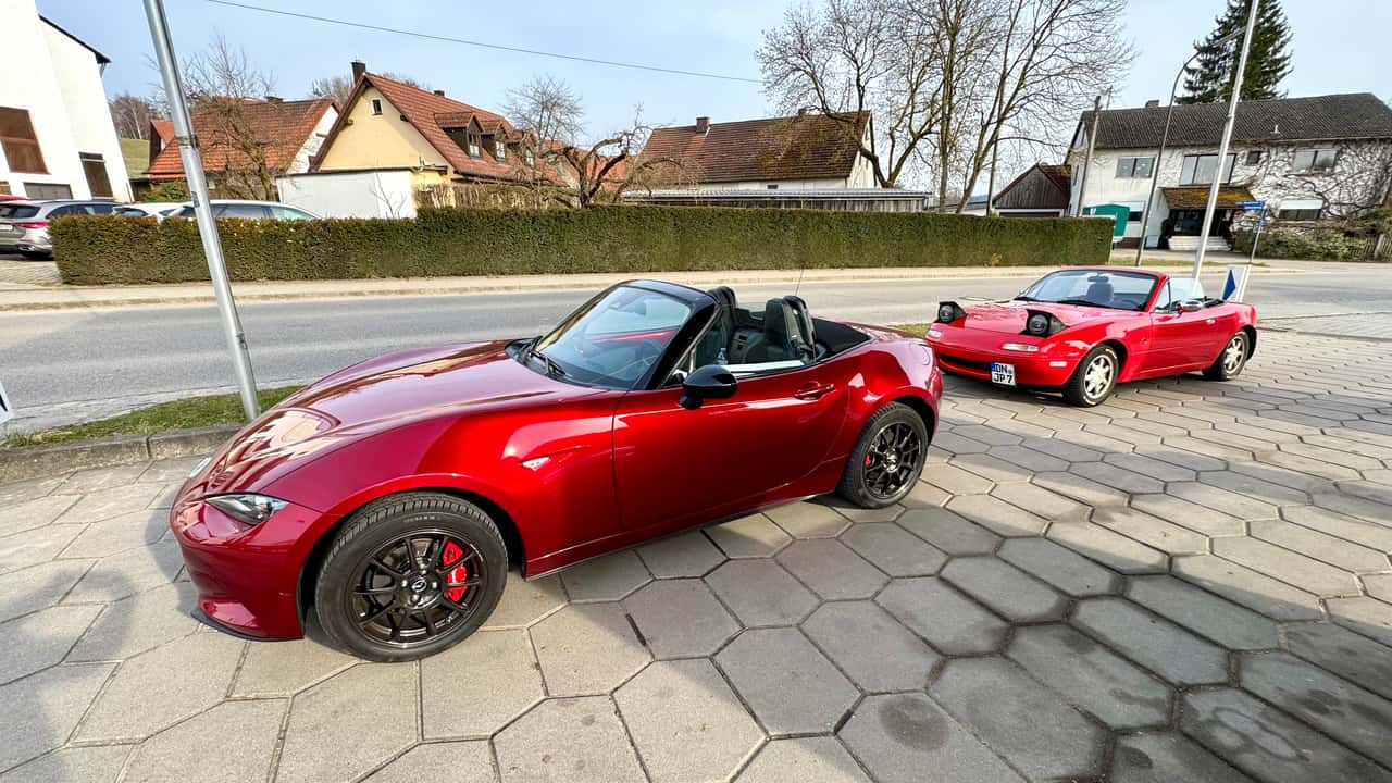Mazda MX-5 ND (2026) und MX-5 NA im Vergleich