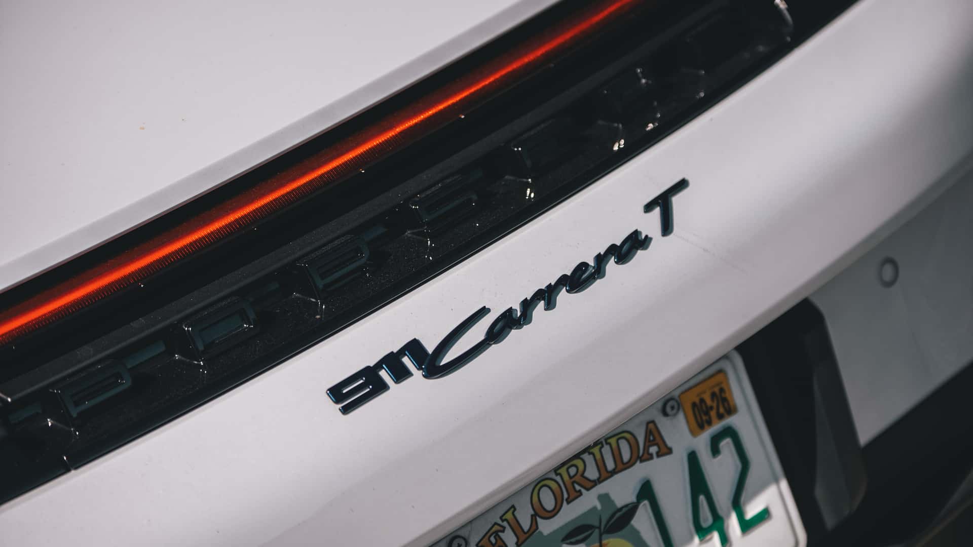 https://cdn.motor1.com/images/mgl/bgPvKw/s1/2026-porsche-911-carrera-t-review.jpg