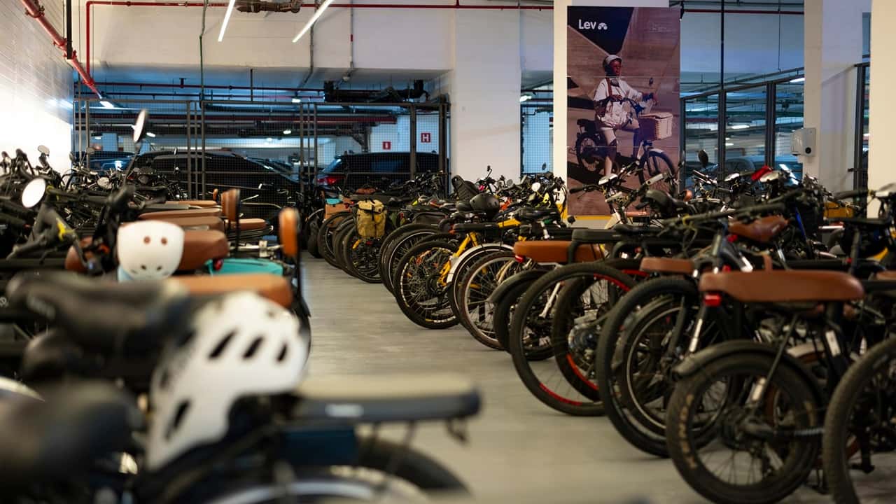 Bicicletas elétricas passam a fazer parte de condomínios residenciais