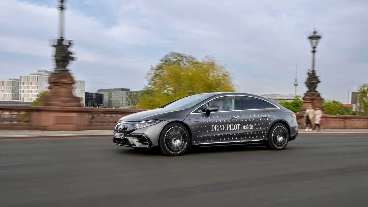 Il sistema Drive Pilot di Mercedes-Benz
