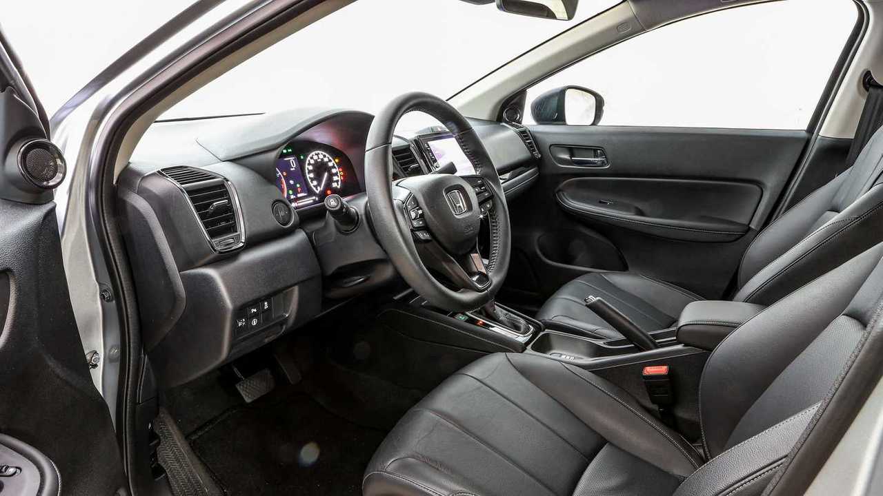 Comparativo: Honda City Touring vs. Nissan Versa Exclusive vs. Toyota Yaris Sedan XLS
