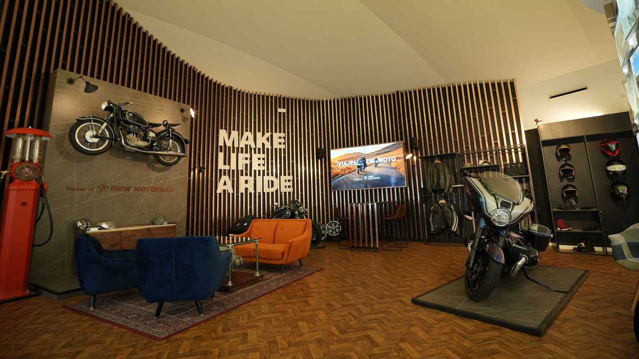 BMW Motorrad España y Viajes Pangea