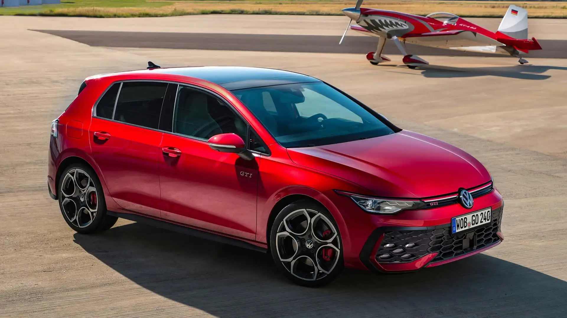 https://cdn.motor1.com/images/mgl/bglLMr/s1/volkswagen-golf-gti.webp