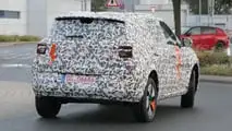 Opel Crossland (2024) als Erlkönig
