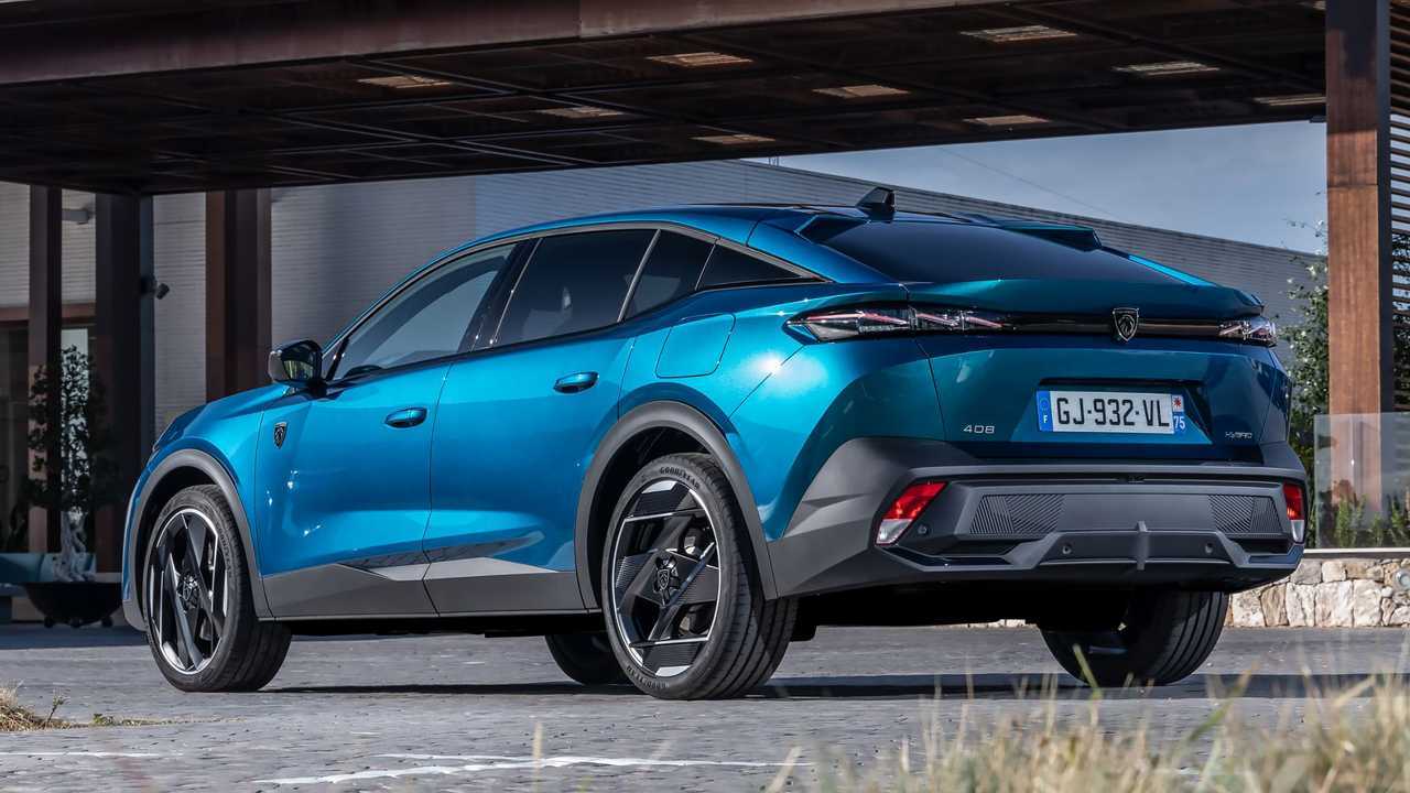 Peugeot 408 Hybrid 225 e-EAT8 (2022) im Test