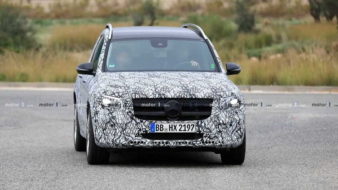 Mercedes-AMG GLB 35 spy photo