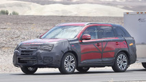 Mitsubishi Outlander facelift spy photo