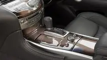 2015 Infiniti Q70 (Euro-spec)