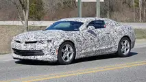 2016 Chevrolet Camaro spy photo