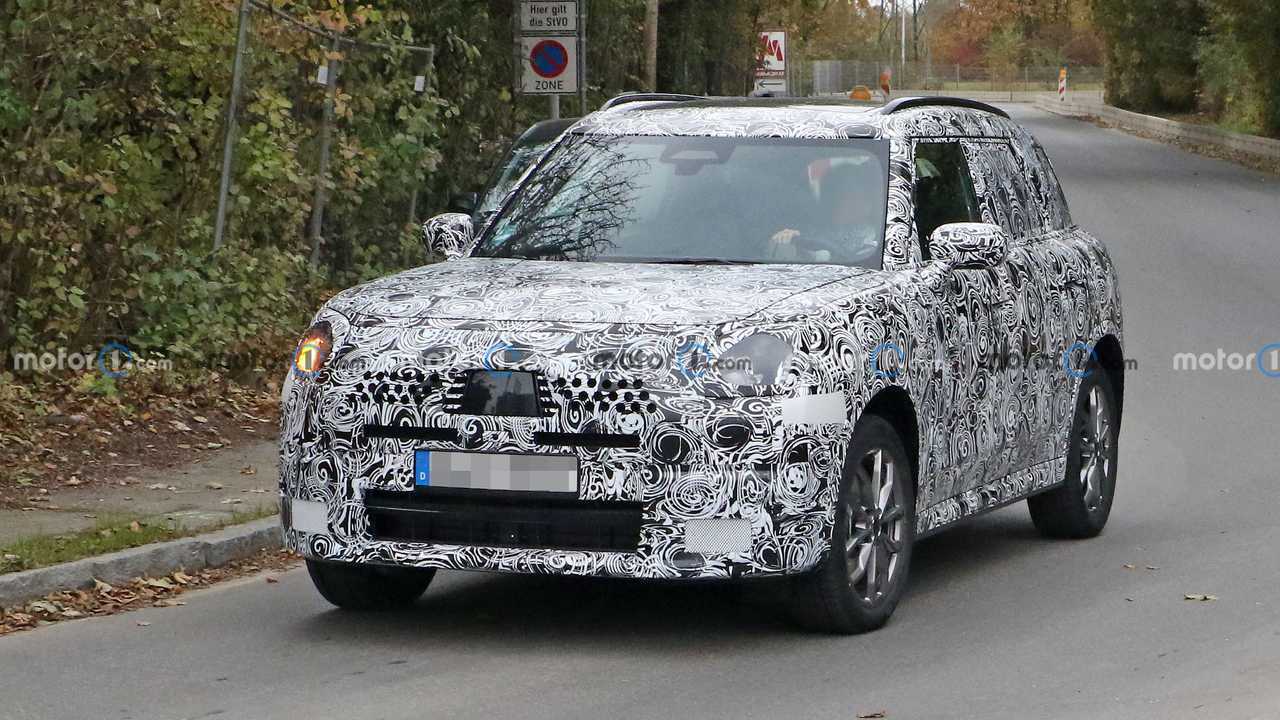 2023 foto spia Mini Countryman