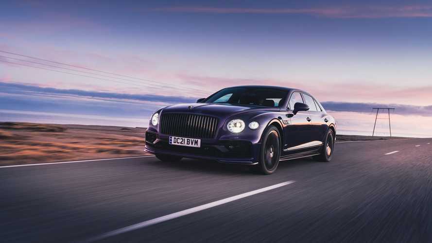 Гибридный Bentley Flying Spur пересёк Исландию
