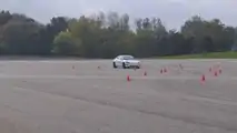 Goodyear teste la Tesla Model 3 avec des pneus sans air