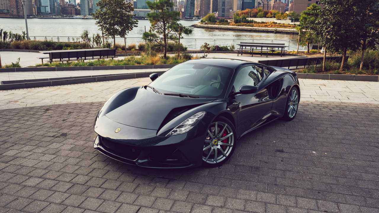 Lotus Emira V6 First Edition fait ses débuts aux États-Unis
