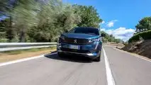 Una settimana da PLUG-IN con la Peugeot 3008 HYbrid 225
