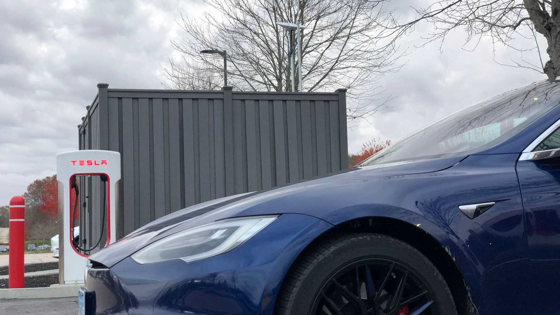 First SpaceX Starlink Dishes Were Noticed At Tesla Superchargers