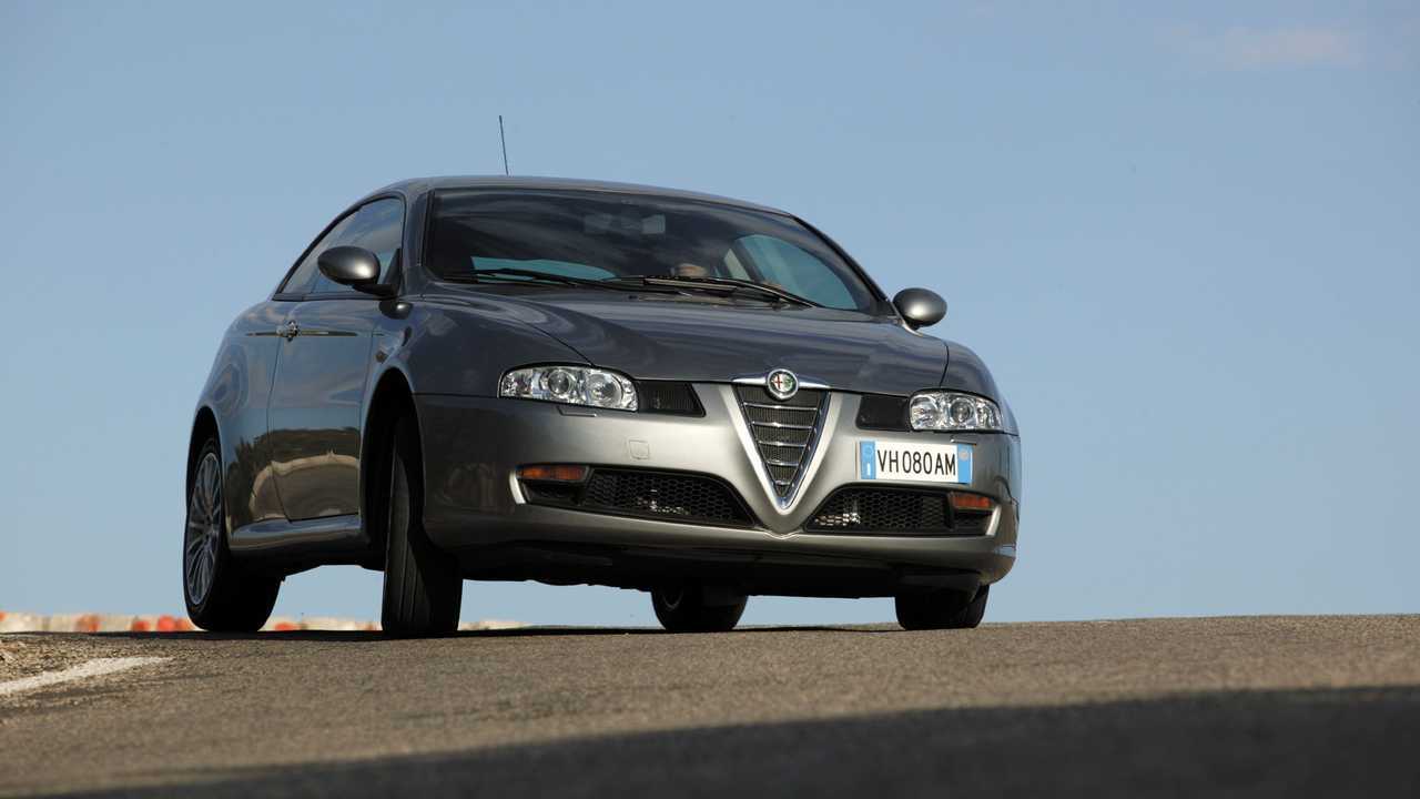 Alfa Romeo GT, le foto storiche
