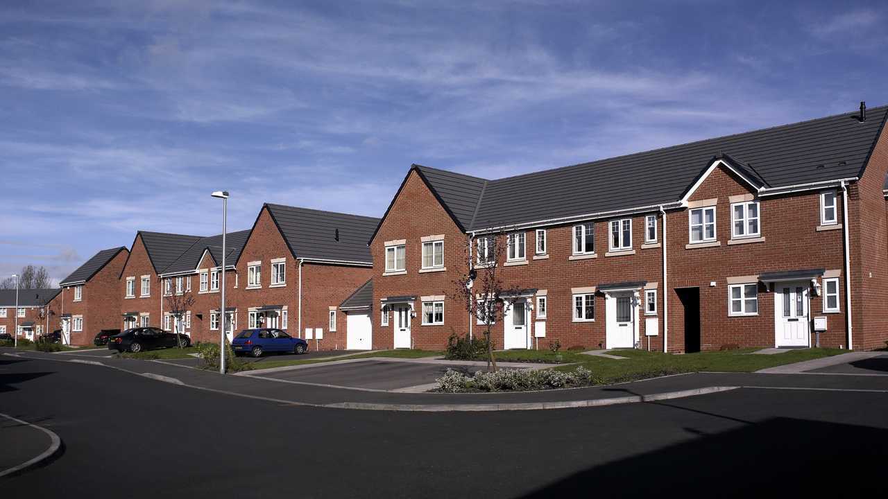 Terrace houses in UK with driveways