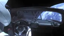 Tesla Roadster segelt im All