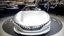 Pininfarina zeigt HK GT mit Flügeltüren