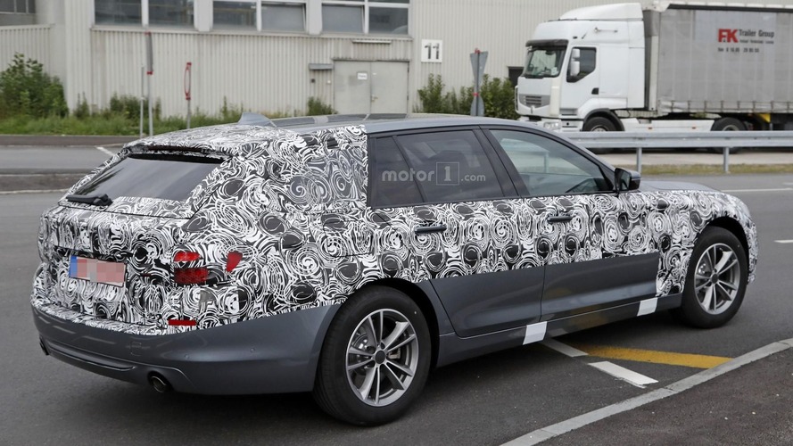 2017 BMW 5 Series Touring spy photo