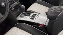 Infiniti, 2017 QX70 Limited'in örtüsünü indirdi