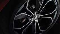 Renault Clio LED ön farlarla makyajlandı