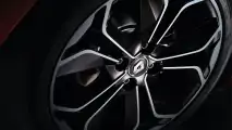 Renault Clio LED ön farlarla makyajlandı