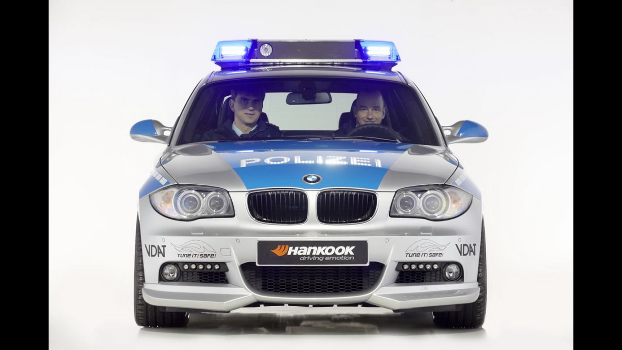 BMW 123d Coupé preparado vira viatura de Polícia na Alemanha - Veja fotos